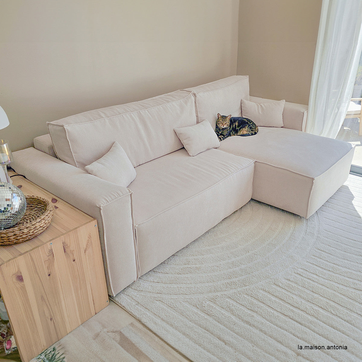 Livia - Canapé d'Angle Convertible Réversible 4 Places avec Coffre de Rangement en Velours Côtelé - Beige