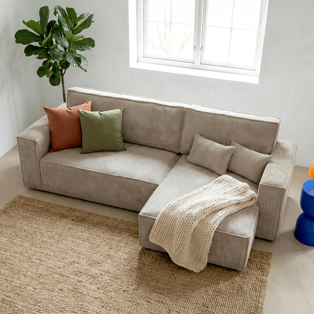 Livia – Ecksofa mit Schlaffunktion, wechselseitig montierbar – Breitcord – Taupe
