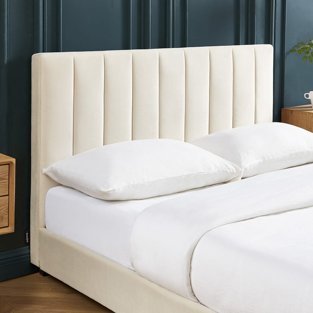 William - Lit Adulte avec Tête de Lit Capitonnée en Velours Sable 140x190 - Beige