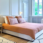 William - Lit Adulte avec Tête de Lit Capitonnée en Velours Sable 140x190 - Beige