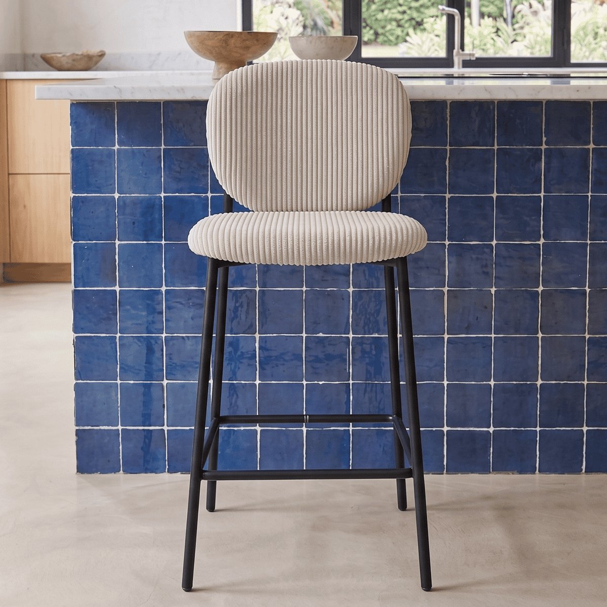 Betty - Lot de 2 Tabourets de Bar en Velours Côtelé, Piètement Métal Noir - Beige