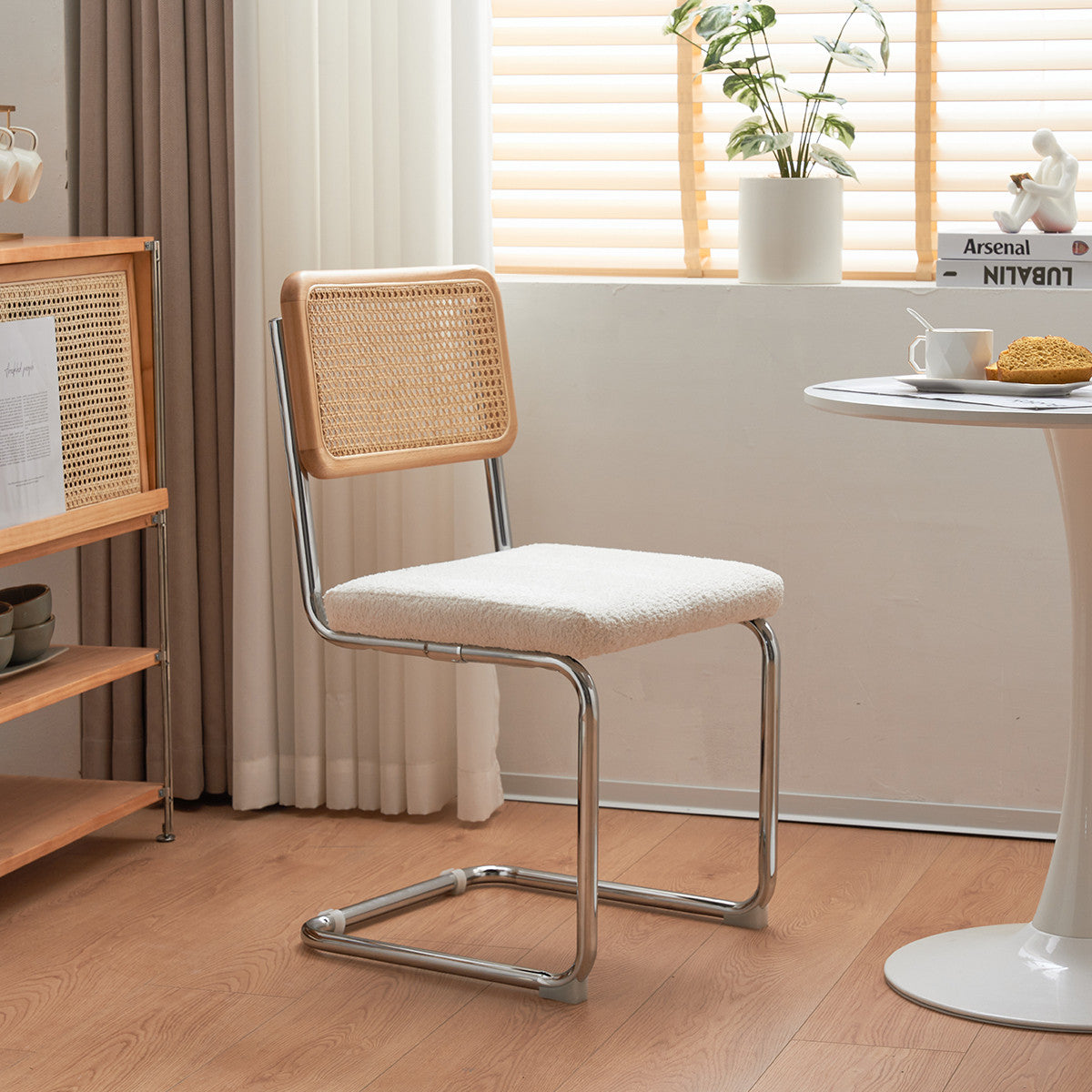 Muse - Lot de 2 Chaises en Cannage, Tissu Bouclé et Métal Chromé - Beige