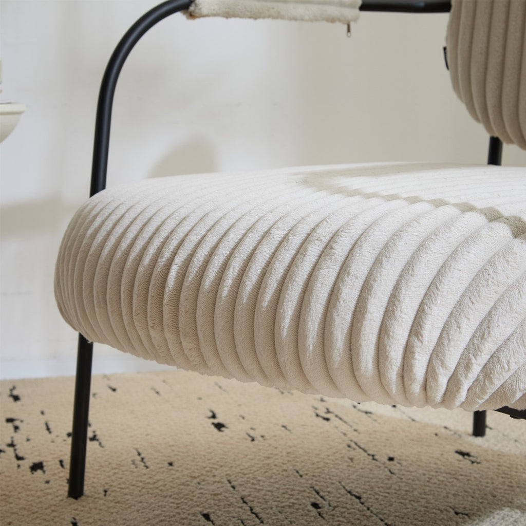 Léon - Fauteuil en Velours Côtelé et Piètement Noir - Beige