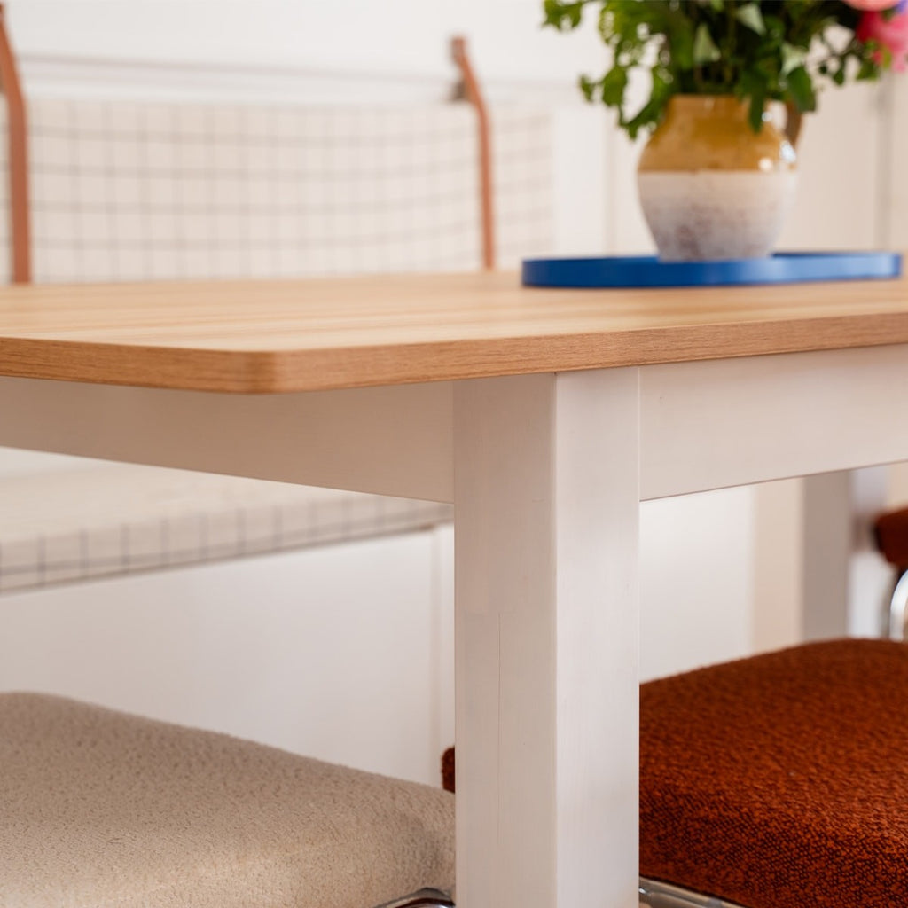 Lexi - Table à Manger Extensible Effet Bois 6/8 Personnes, Piètement 140/180 cm - Blanc