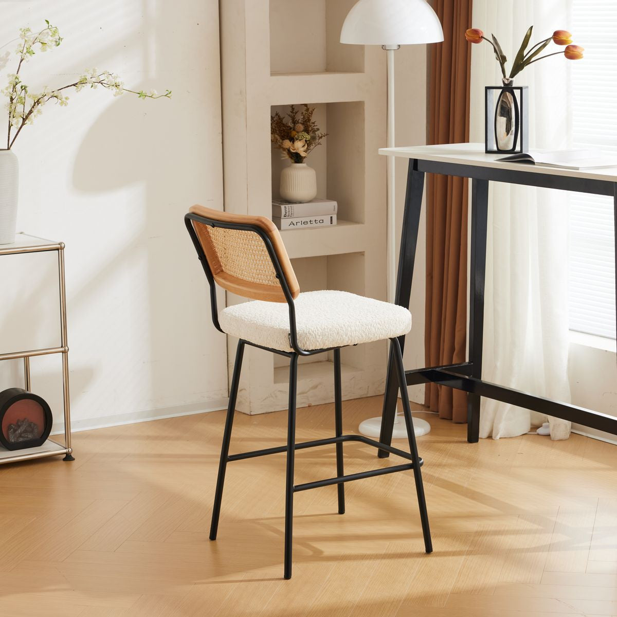 Muse - Lot de 2 Chaises de Bar en Cannage et Tissu Bouclé, Piètement Noir - Beige