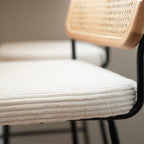 Muse - Lot de 2 Chaises de Bar en Cannage et Velours Côtelé, Piètement Noir - Beige
