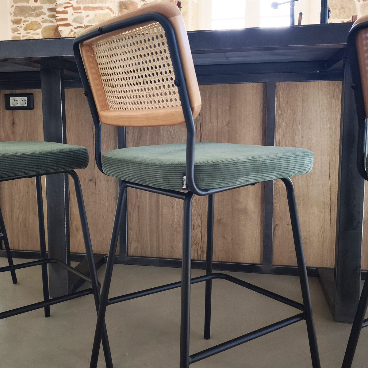 Muse - Lot de 2 Chaises de Bar en Cannage et Velours Côtelé Vert, Piètement Noir - Vert Kaki