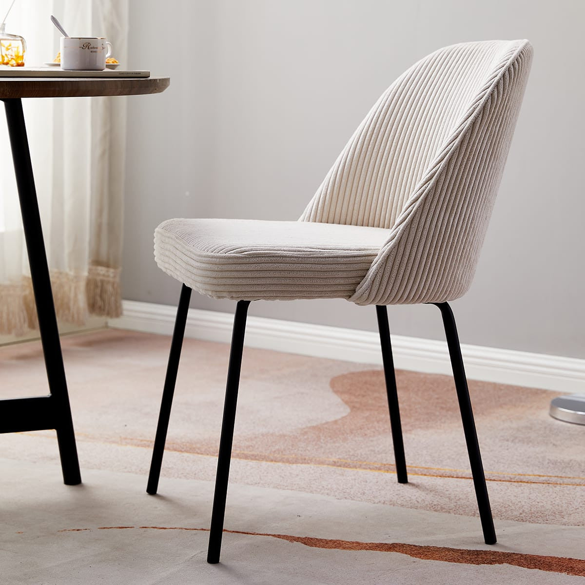 Olden - Lot de 2 Chaises de Salle à Manger en Velours Côtelé, Piètement Noir - Beige