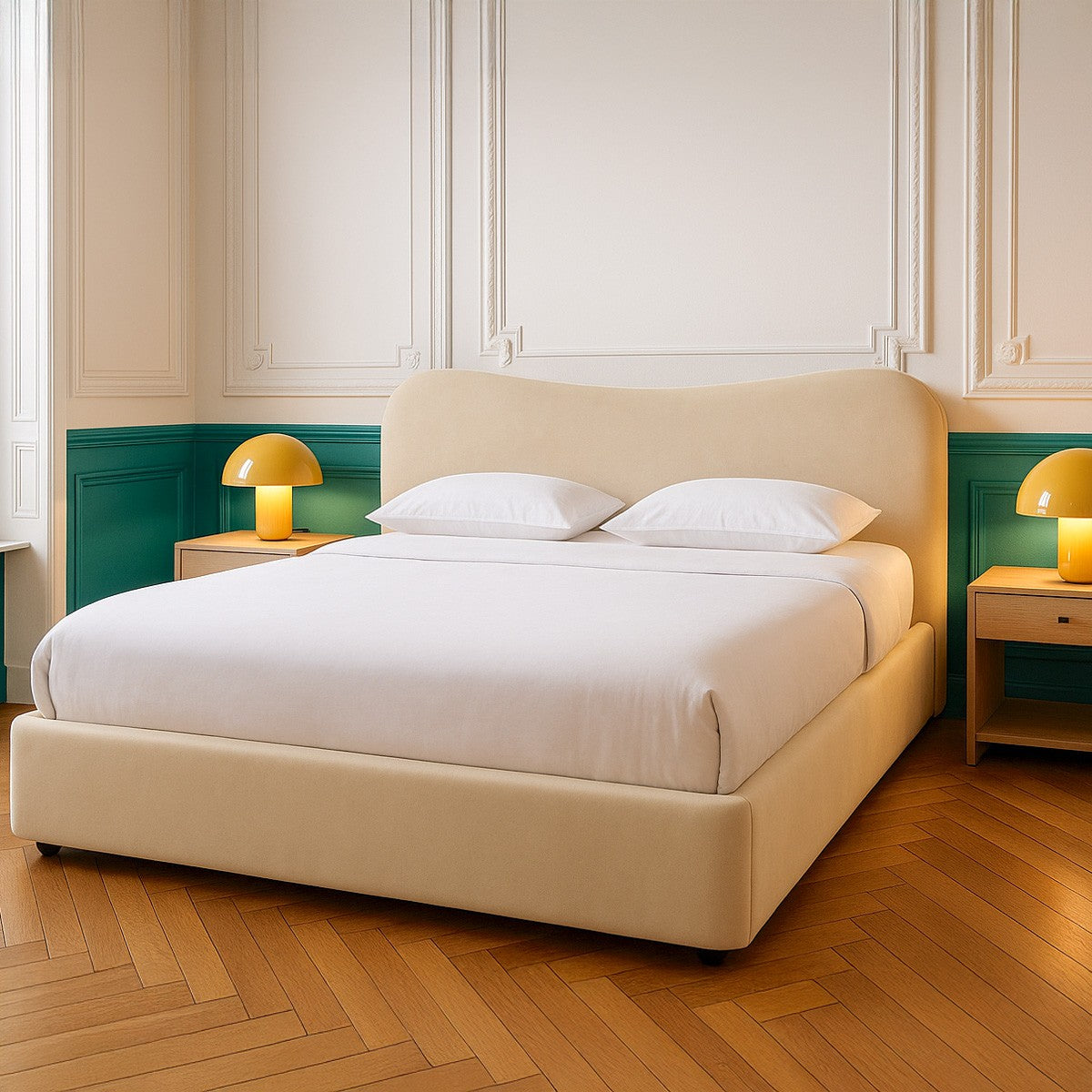 Suzon - Lit Coffre Adulte avec Tête de Lit Matelassée en Velours - Beige