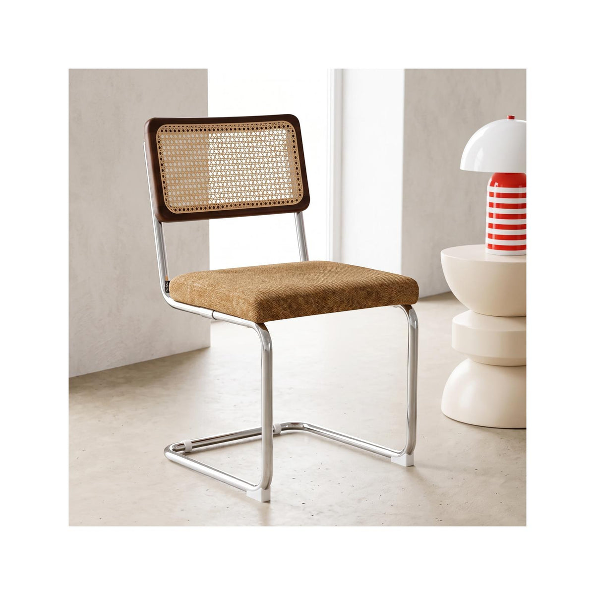 Muse - Lot de 2 Chaises en Cannage, Tissu Chenille et Piètement Chromé - Camel