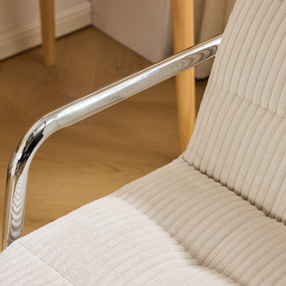 Nolan - Fauteuil de Bureau Capitonné, Pivotant et Réglable en Hauteur en Velours Côtelé - Beige