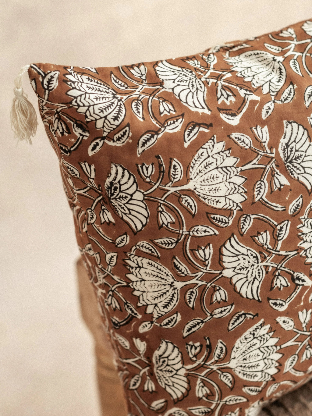 Lotus Café - Cushion Cover