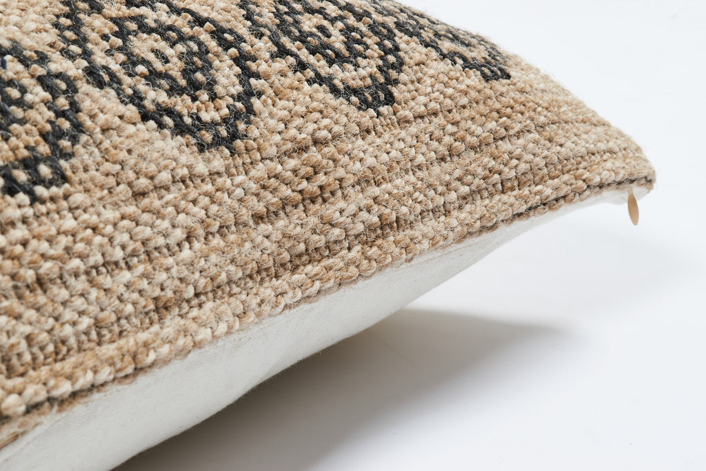 Black round patterned cushion cover with natural jute effect Nazar rugs