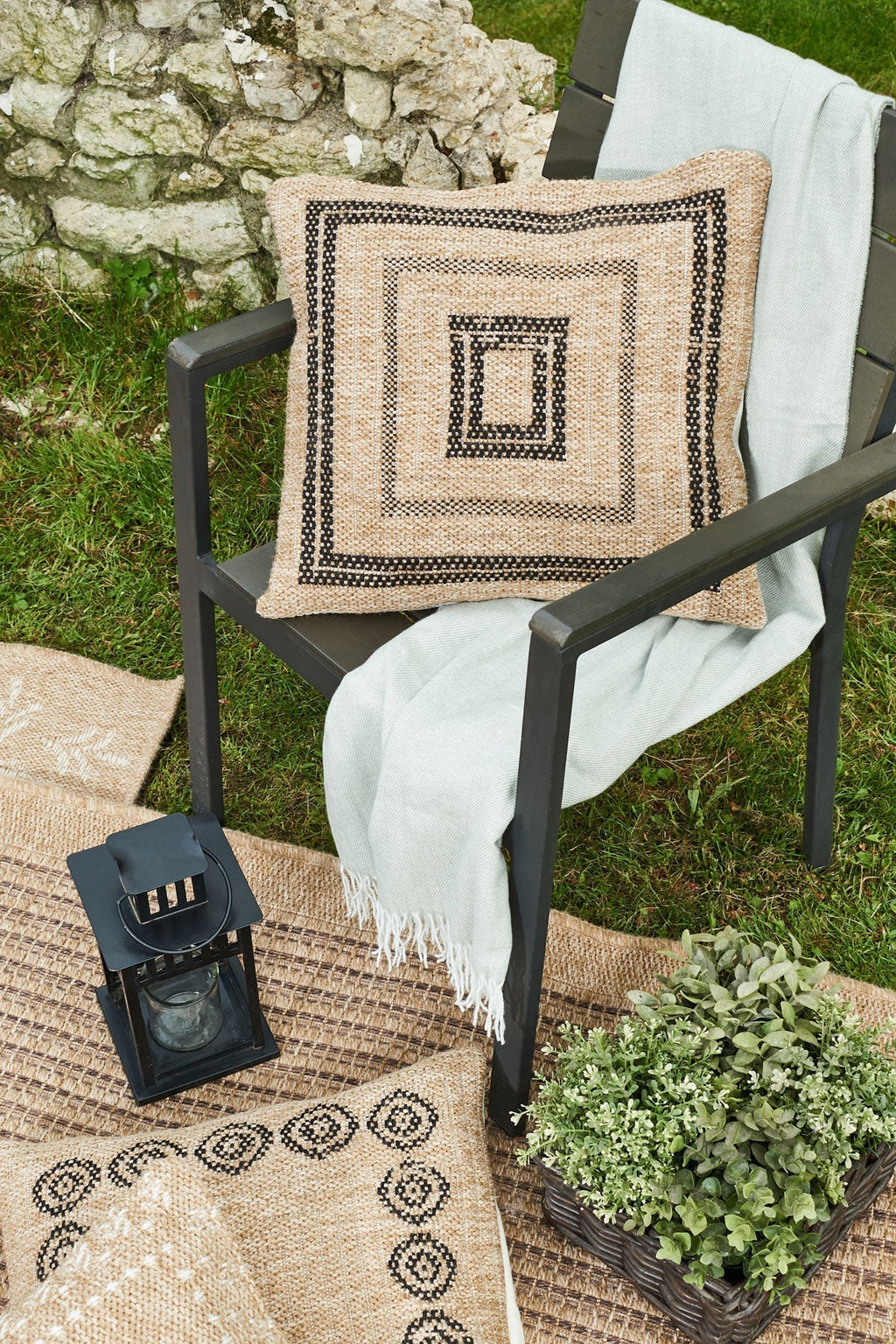 Black rectangle cushion cover with natural jute effect Nazar rugs