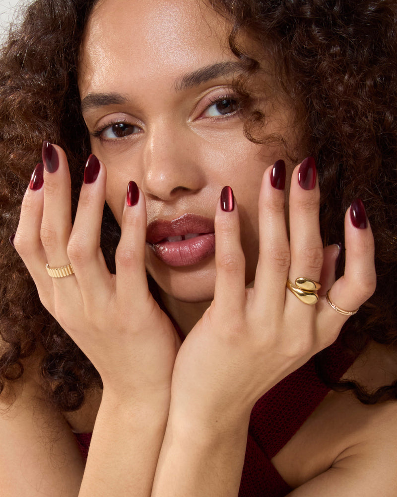 Merlot Glass (Court, Amande) - Press Ons