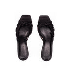 Las sandalias con nudo