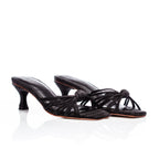 Las sandalias con nudo