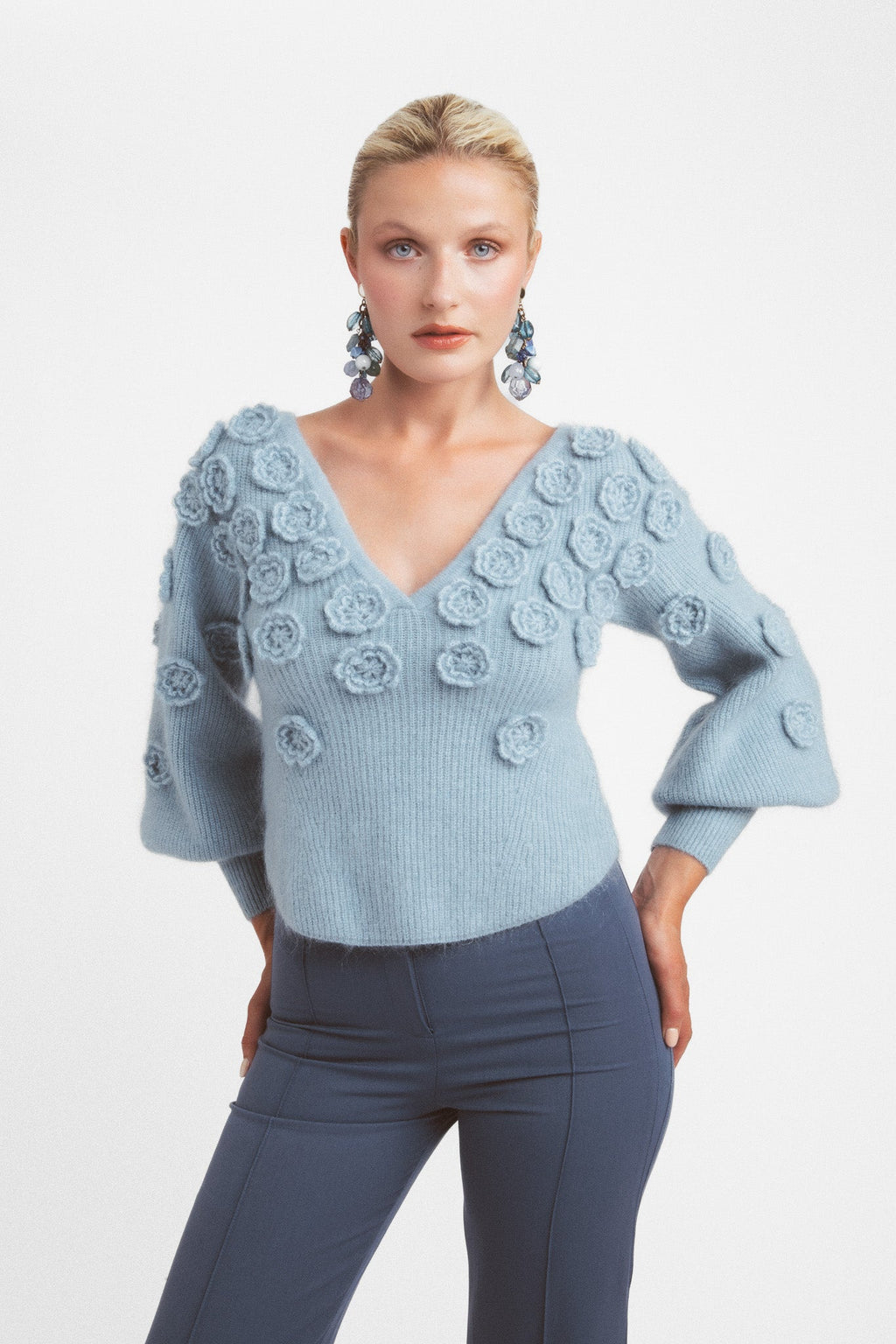 Maglione con scollo a V in mohair e lana con fiori - Blu