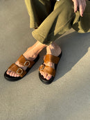 Sandalia Camel con Doble Hebilla