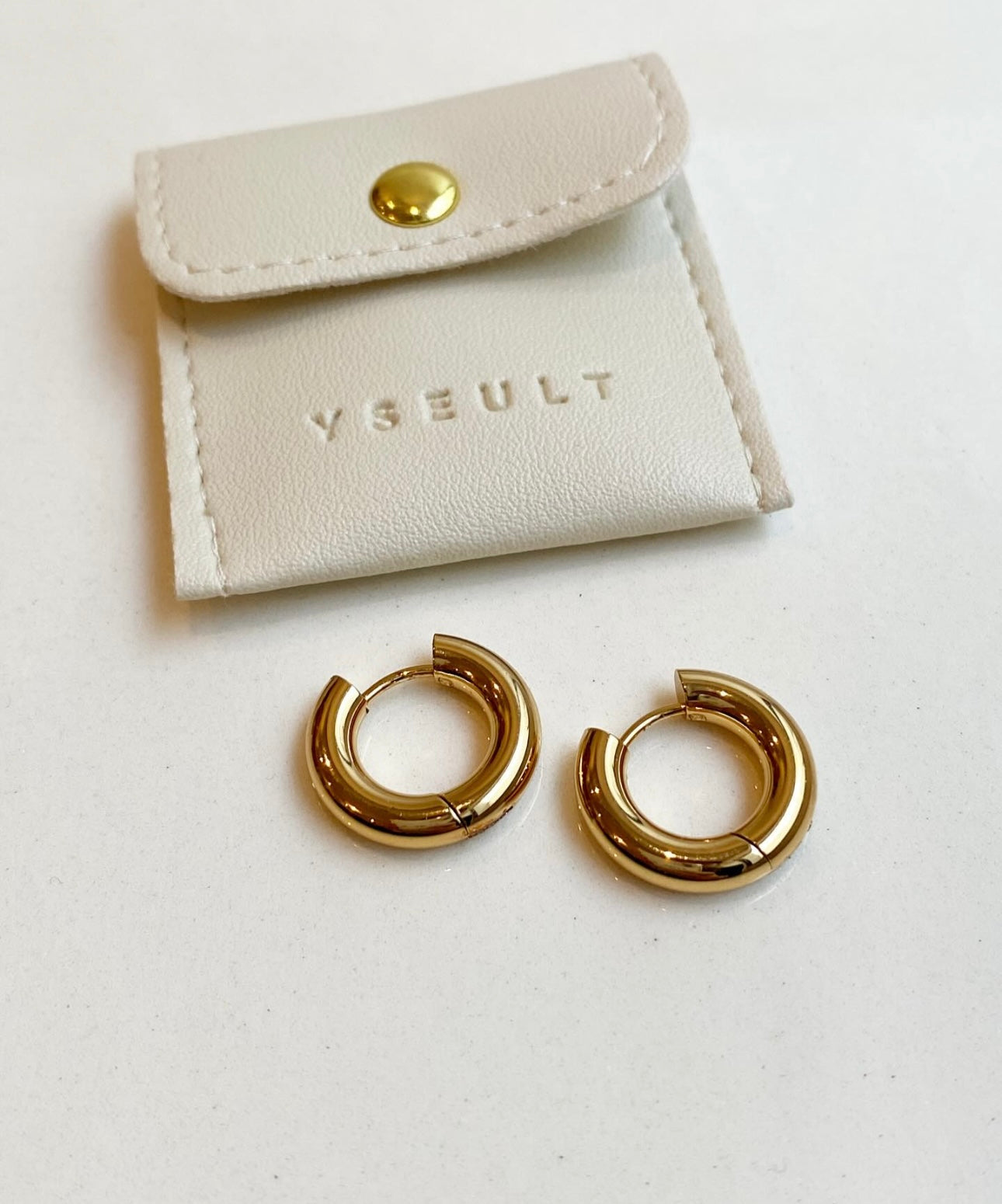 Zola Hoop Earrings