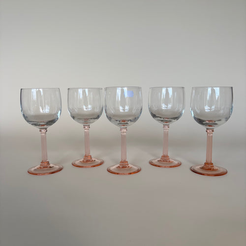 Ensemble De Verres À Pied Vintage