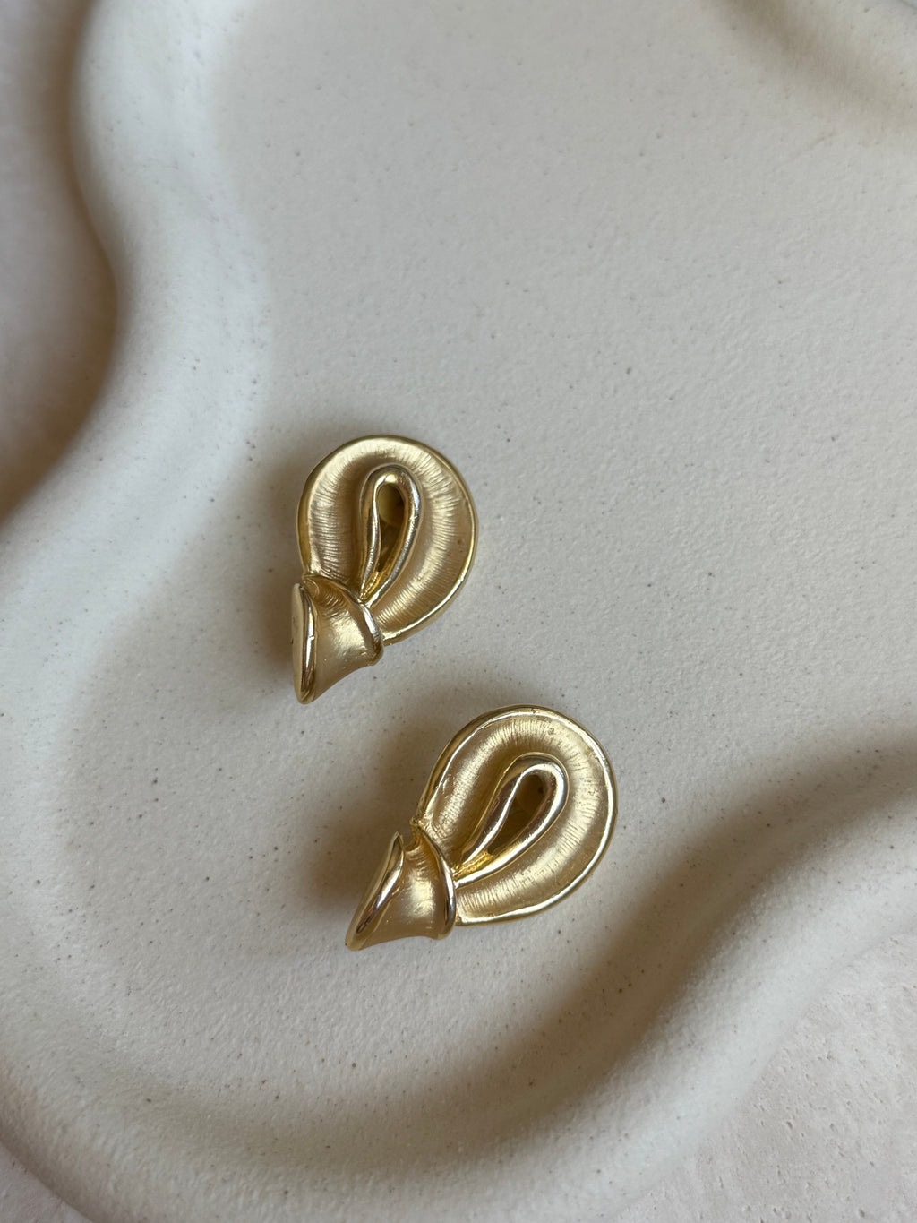 Boucles D’Oreilles Vintage - Noeud Doré