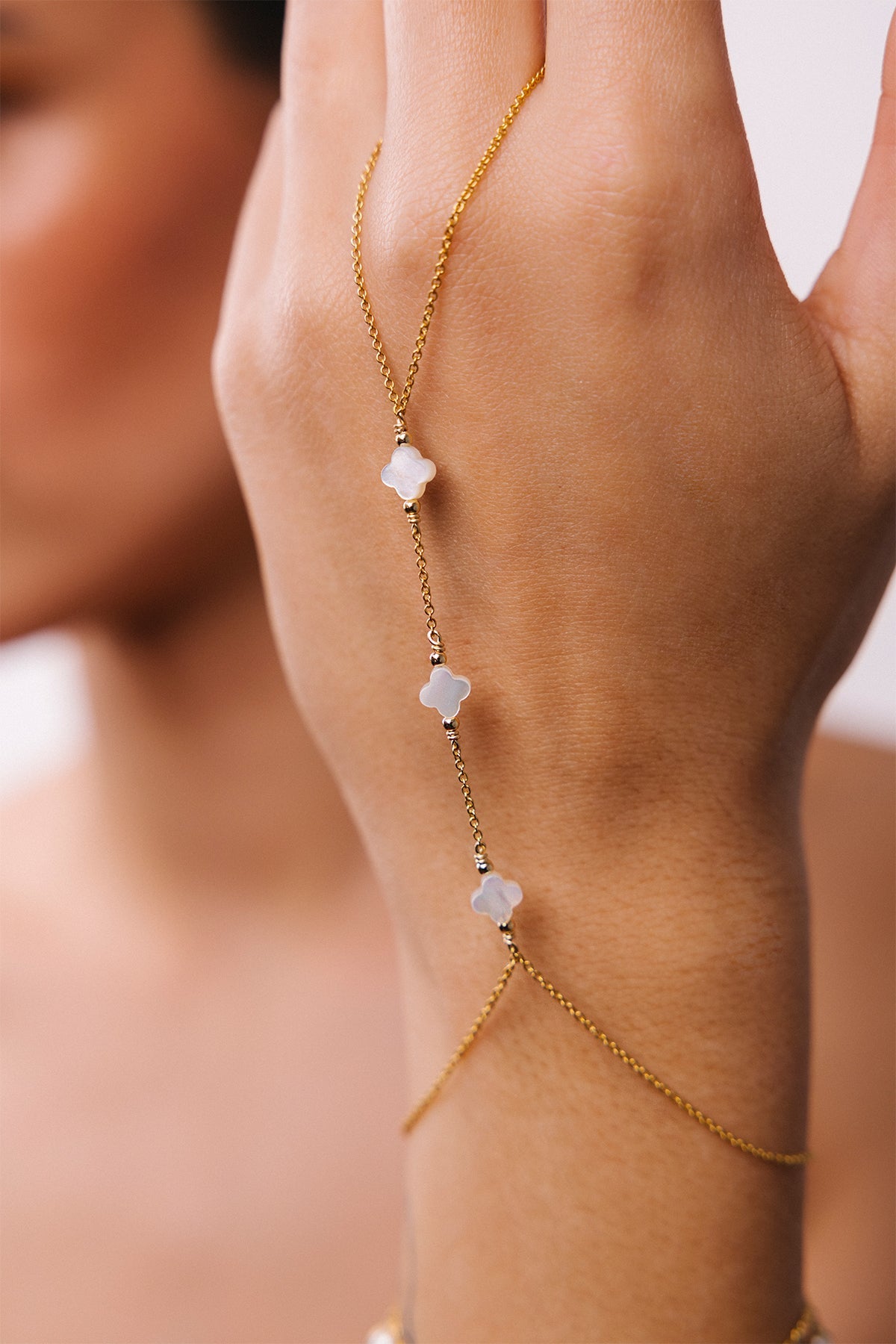 Bijou De Main Swan - Nacre