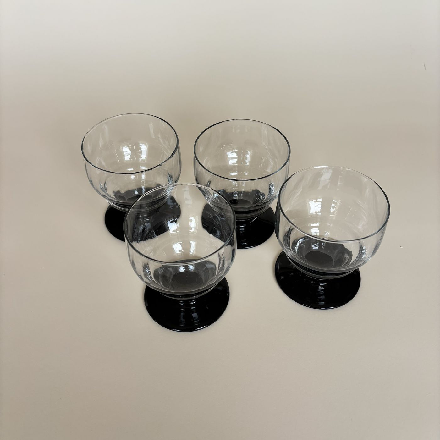 4 Copas Con Pie Negro