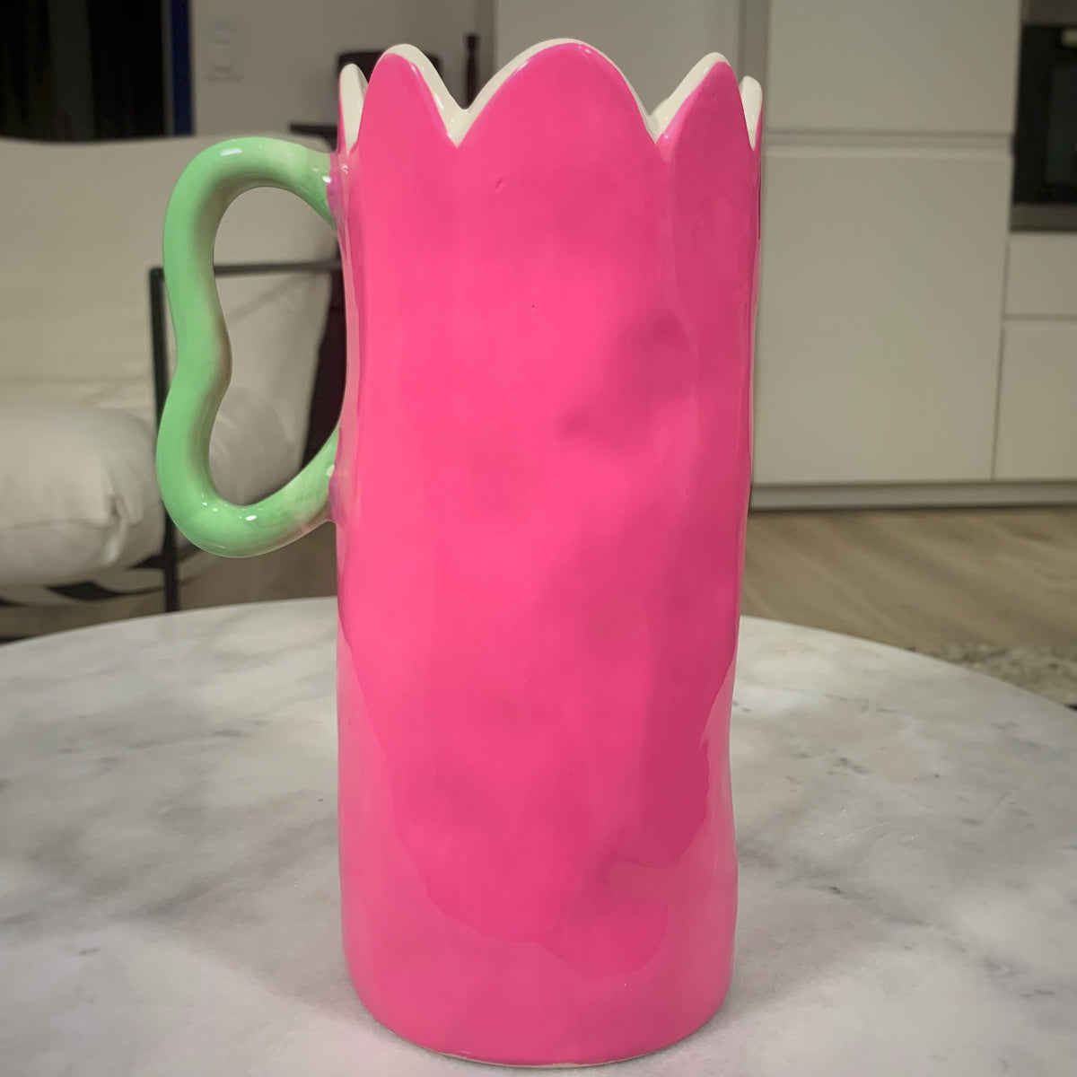 Vase Juliette En Céramique – Rose Intense, Forme Ondulée