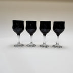Ensemble De Verres À Pied Noir.