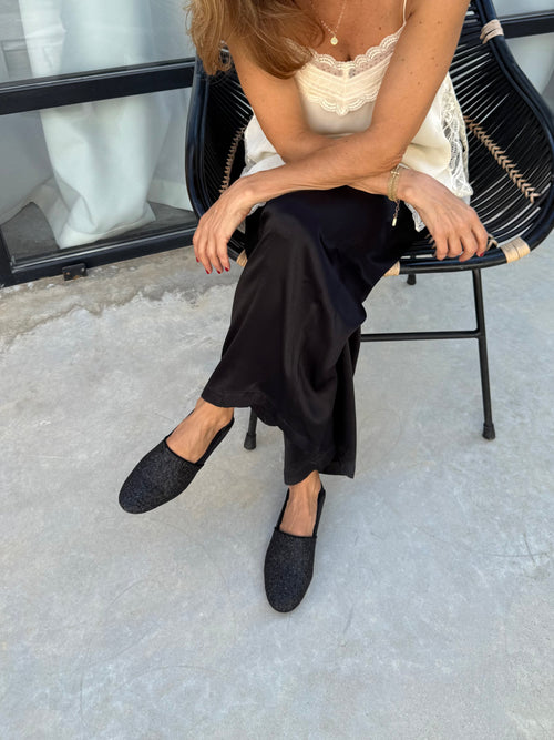 Terciopelo sin cordones y purpurina.