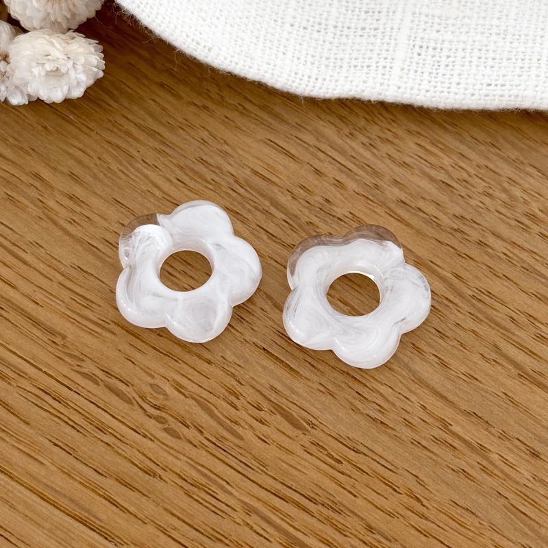 Fleurs "Flora" acétate-Boucles d'oreilles-instants-plaisirs-Blanc-Instants Plaisirs | Bijoux