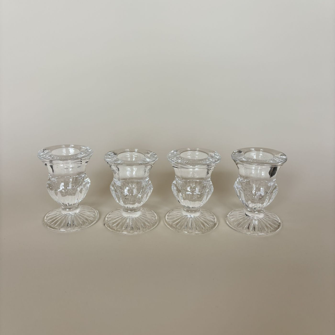 Juego De 4 Candelabros De Vidrio