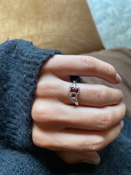 Anillo Granate 051