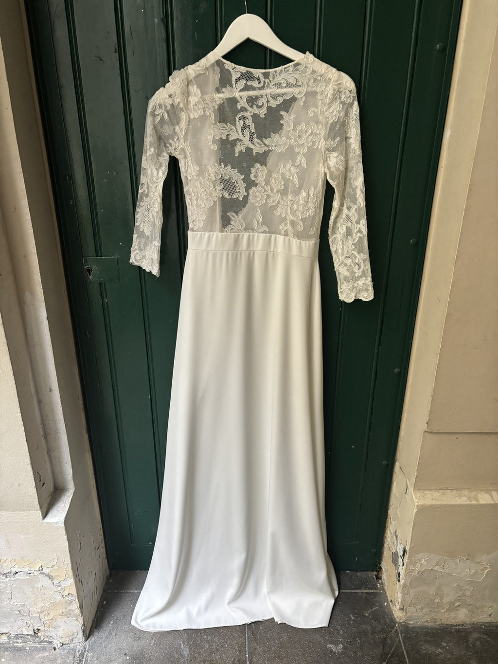 Source Wedding Dress - White