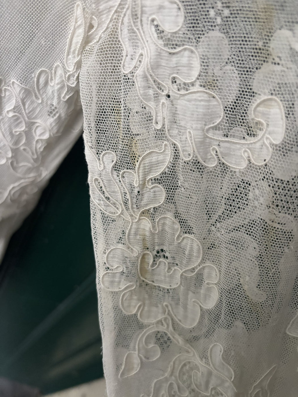 Source Wedding Dress - White