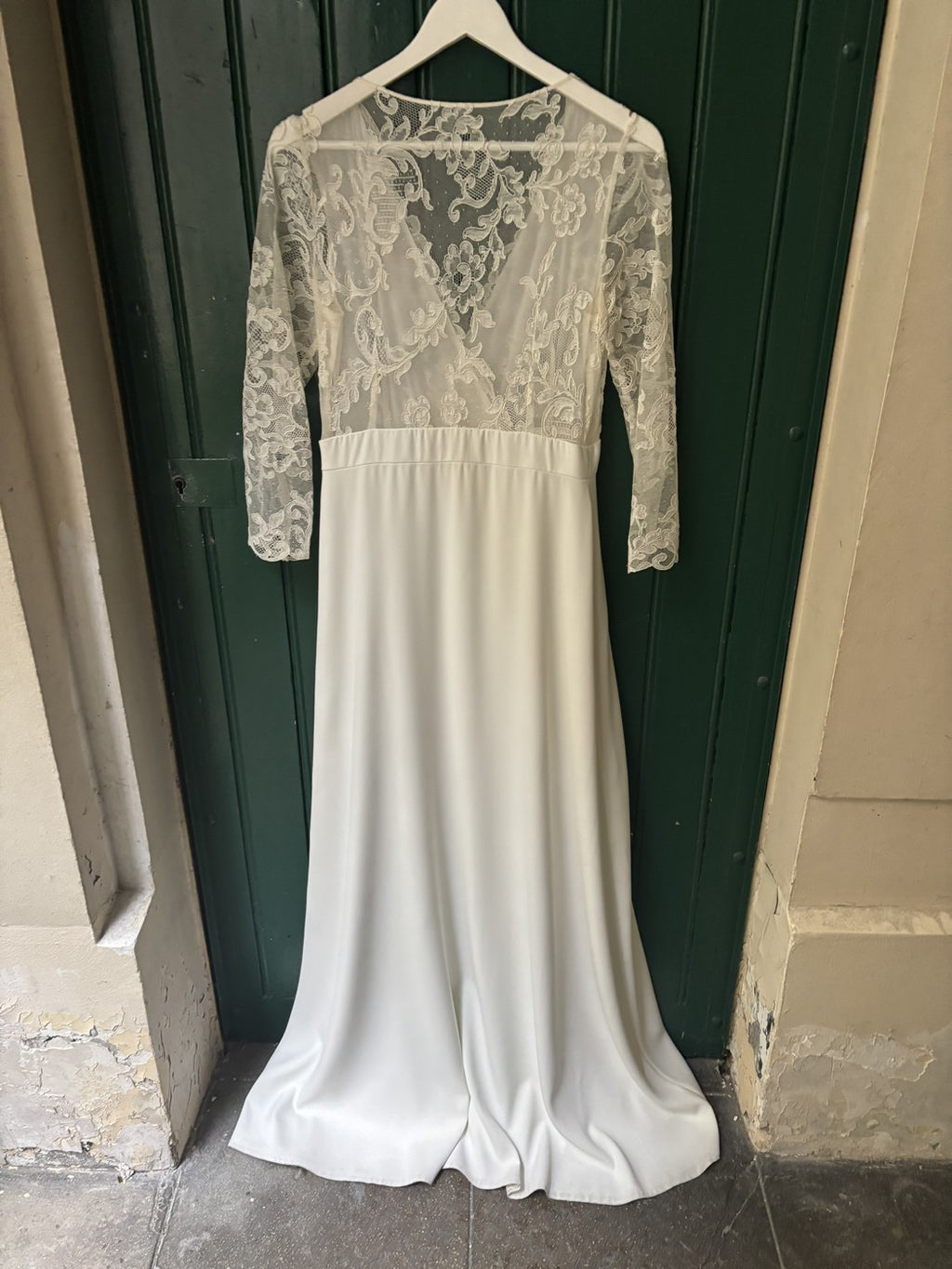 Source Wedding Dress - White