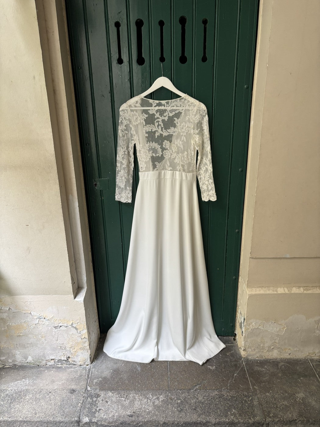 Source Wedding Dress - White