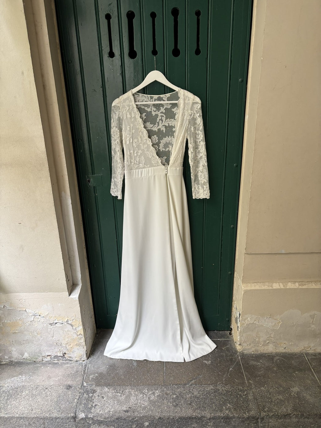 Source Wedding Dress - White