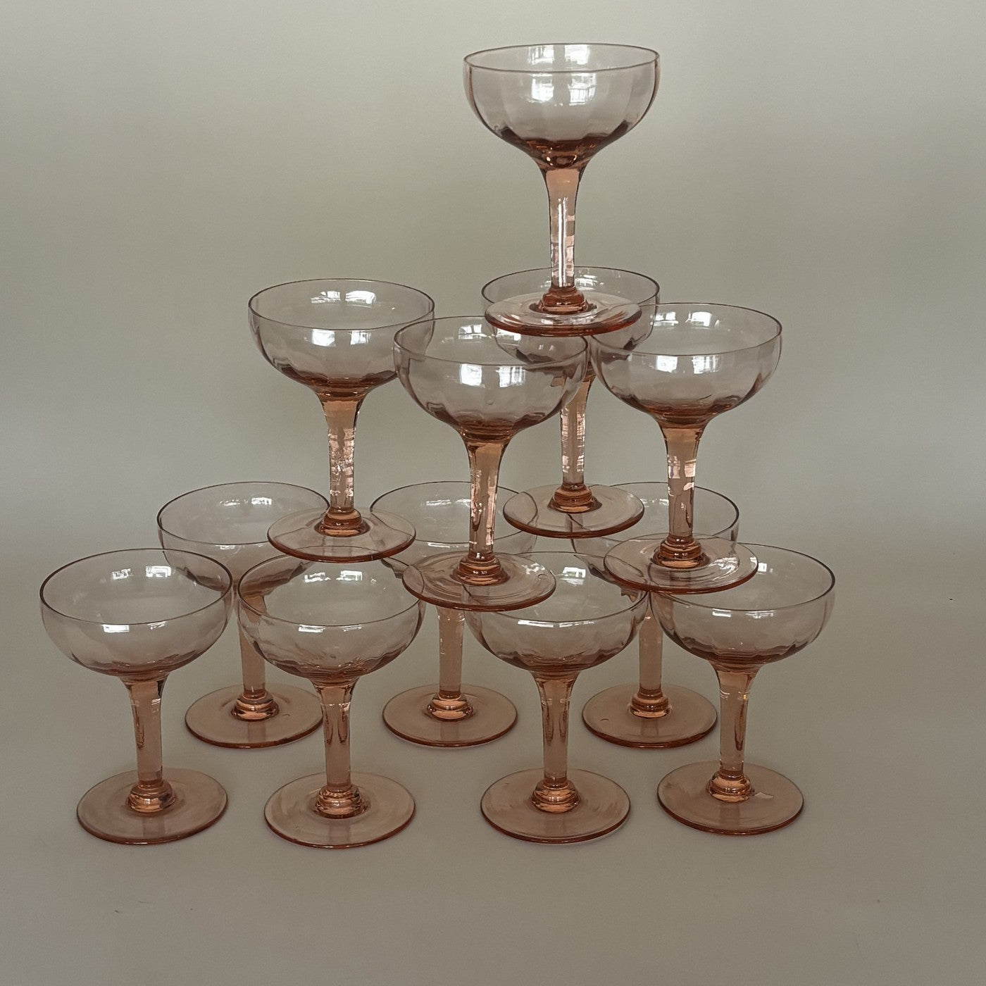 Ensemble De 12 Verres À Pied Rose