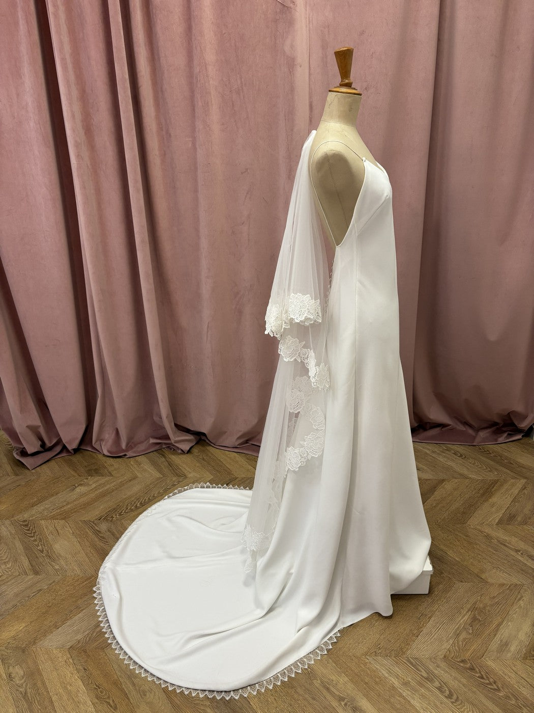 Reine Veil - Silk White