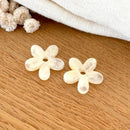 Fleurs "Maria" acétate-Boucles d'oreilles-instants-plaisirs-Écru-Instants Plaisirs | Bijoux