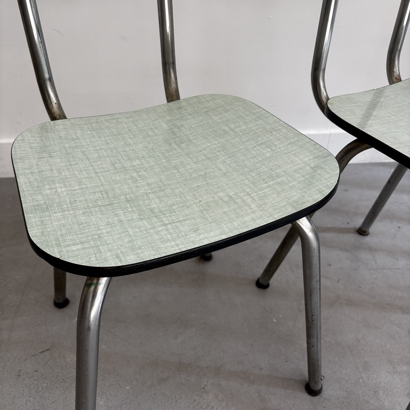 Lot de 2 Chaises Formica