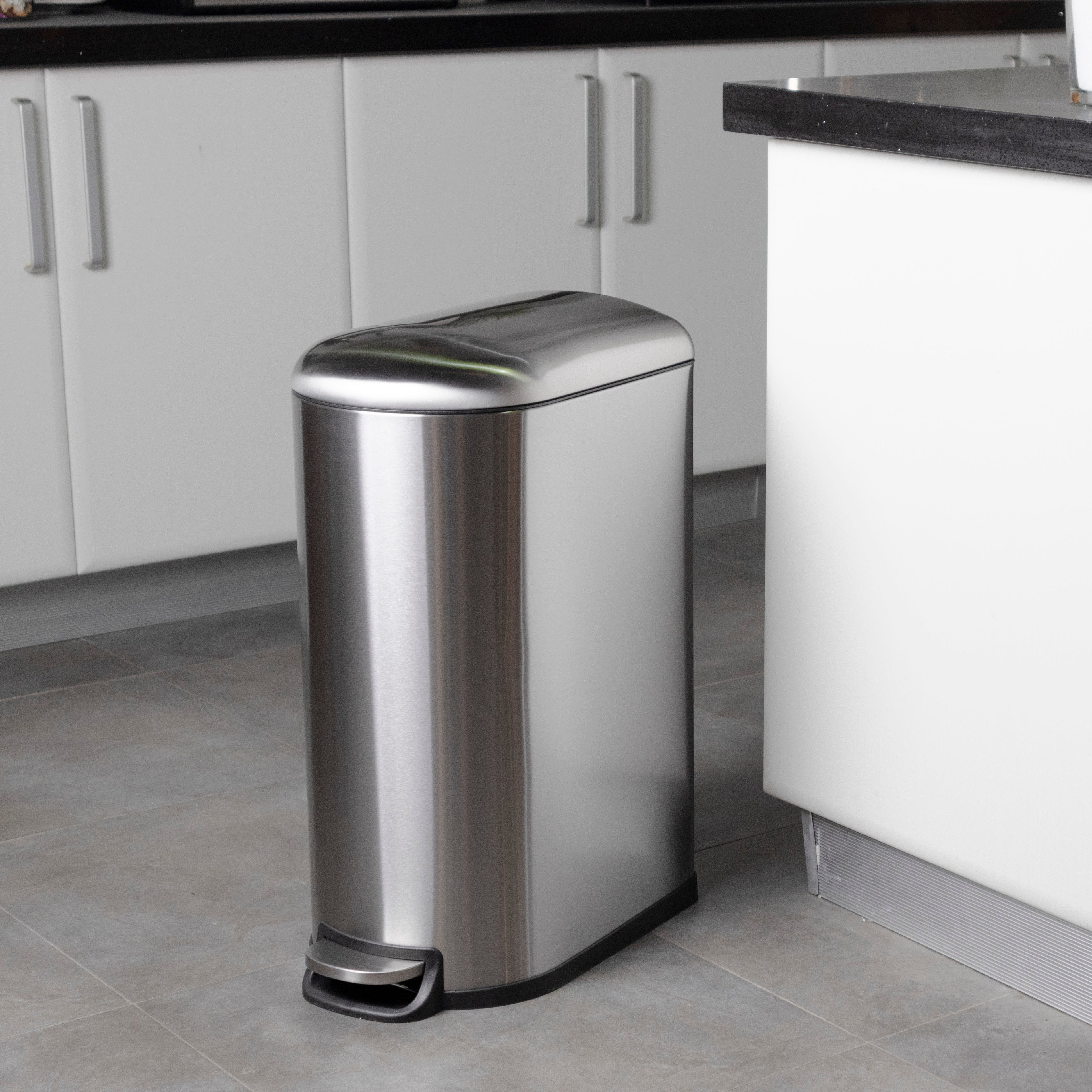 Poubelle cuisine étroite à pédale en acier 40L FULLER en inox brossé design
