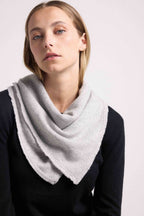 Bufanda Cuadrada con Flecos Unisex Irma en Cachemira - Gris Claro