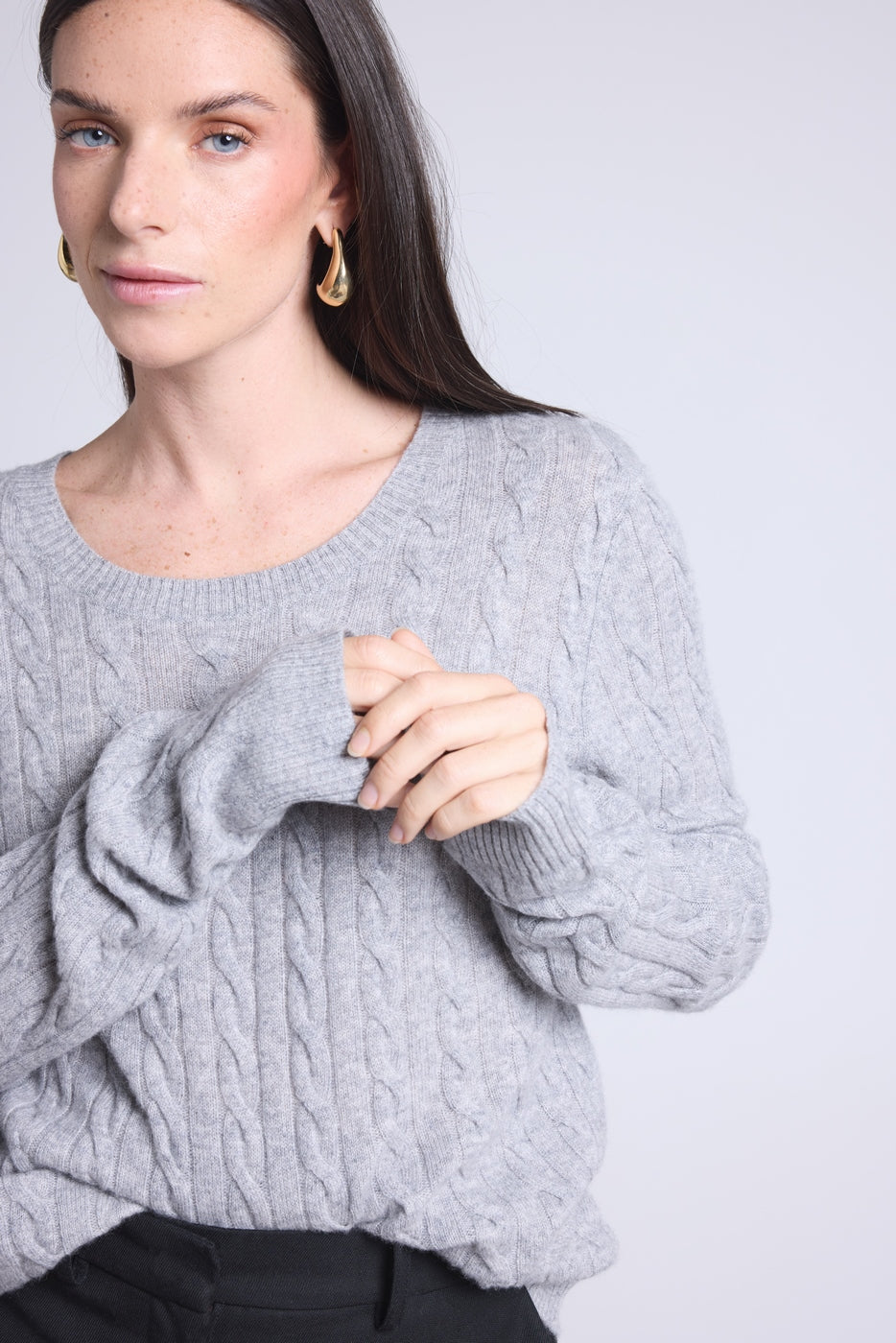Jersey de cuello redondo trenzado Isabella - Gris - Mujer