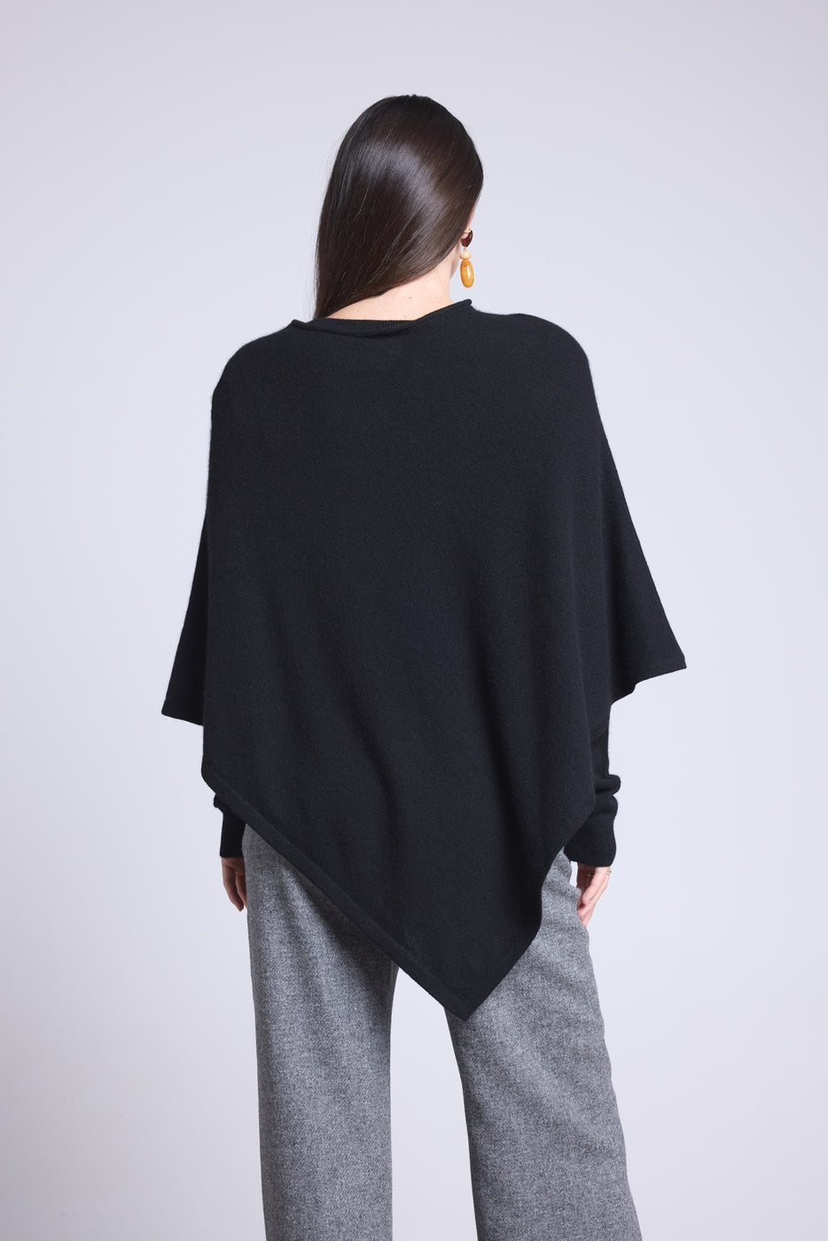 Capa Poncho Isadora - Negro - Mujer