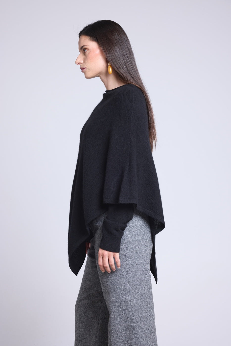 Capa Poncho Isadora - Negro - Mujer
