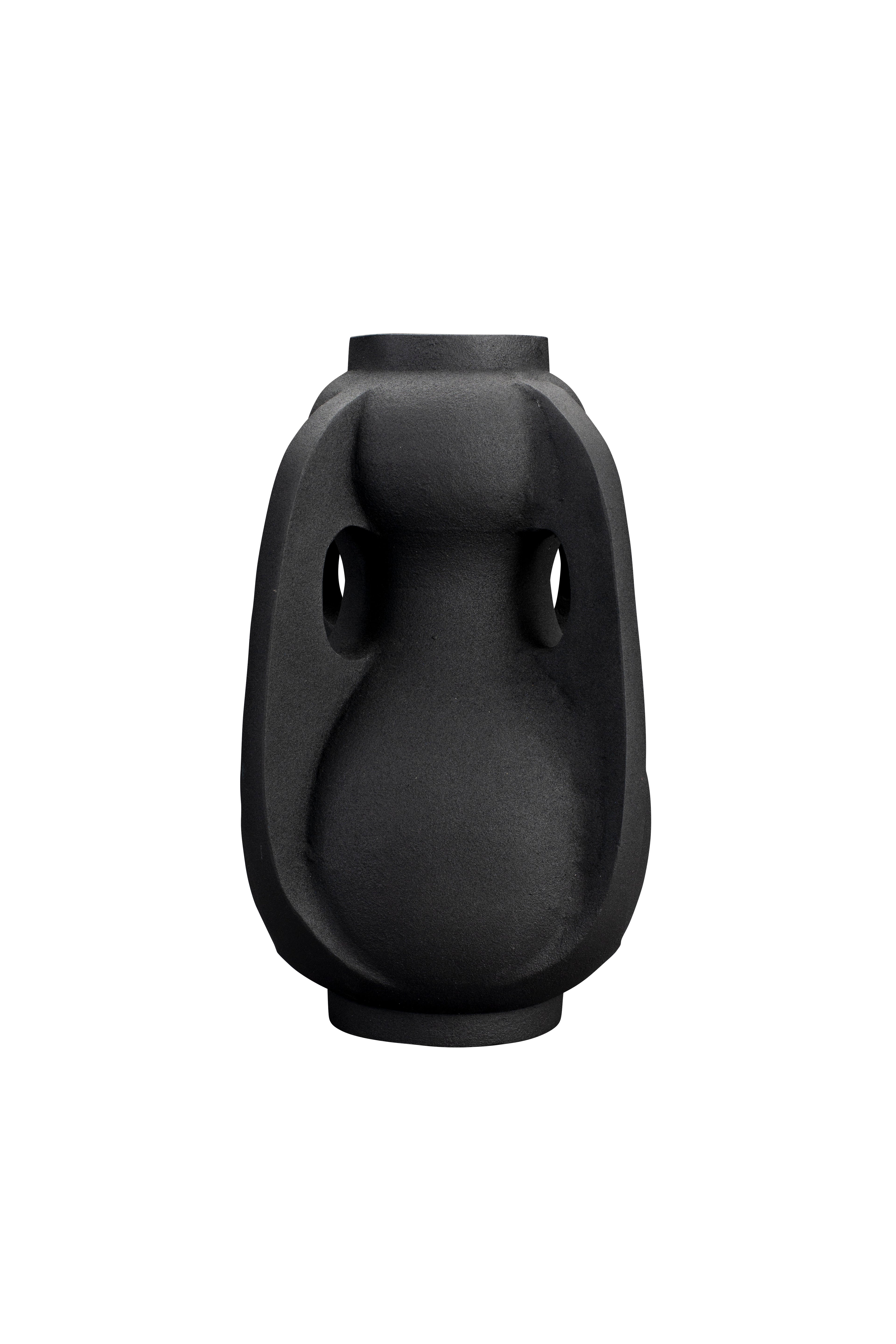 Thiago L - Vase - Aluminum - Black