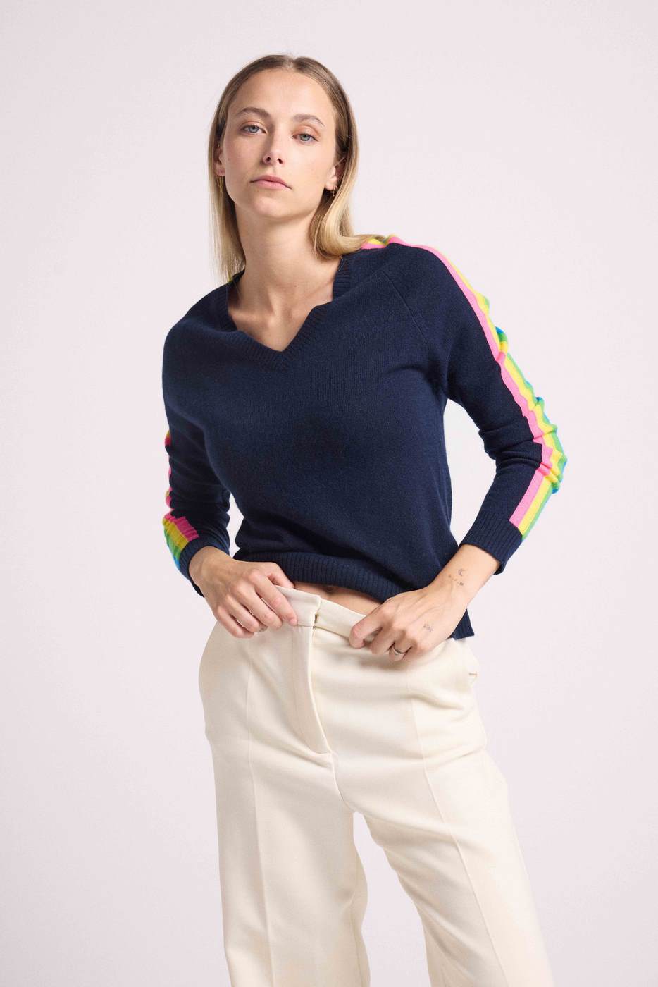 Maglione Scollo a V Righe Arcobaleno Maniche Java - Blu Marino
